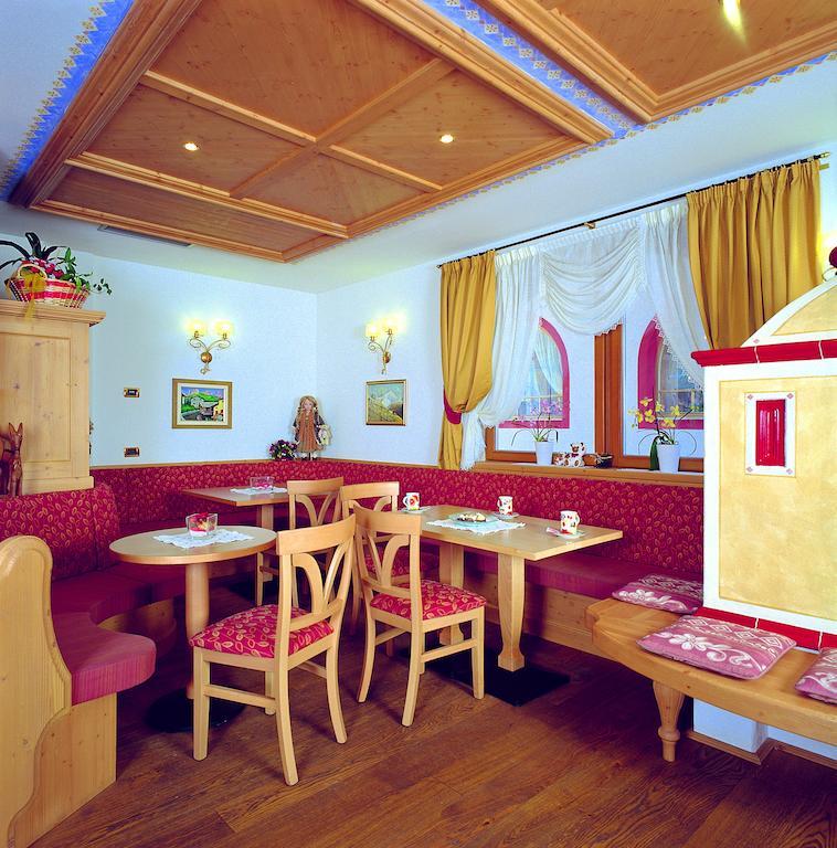 Hotel Alba Wellness & Spa Canazei Exterior photo